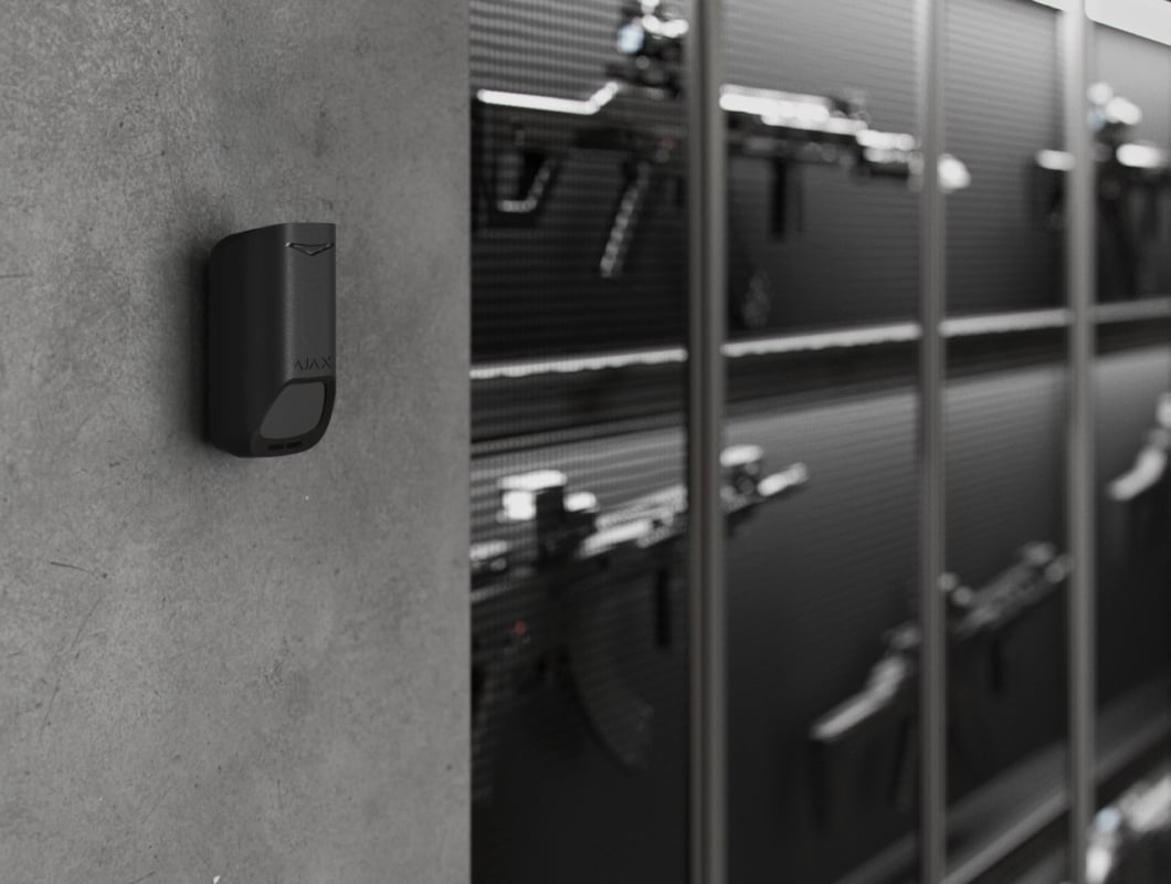 Grade 3 protection in all black 