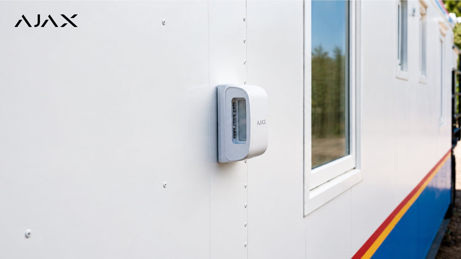 Ajax curtain-type motion detector protects the outdoor perimeter