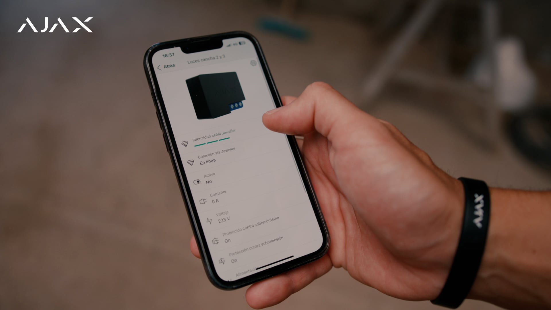 WallSwitch Jeweller автоматизирует освещение и полив газона