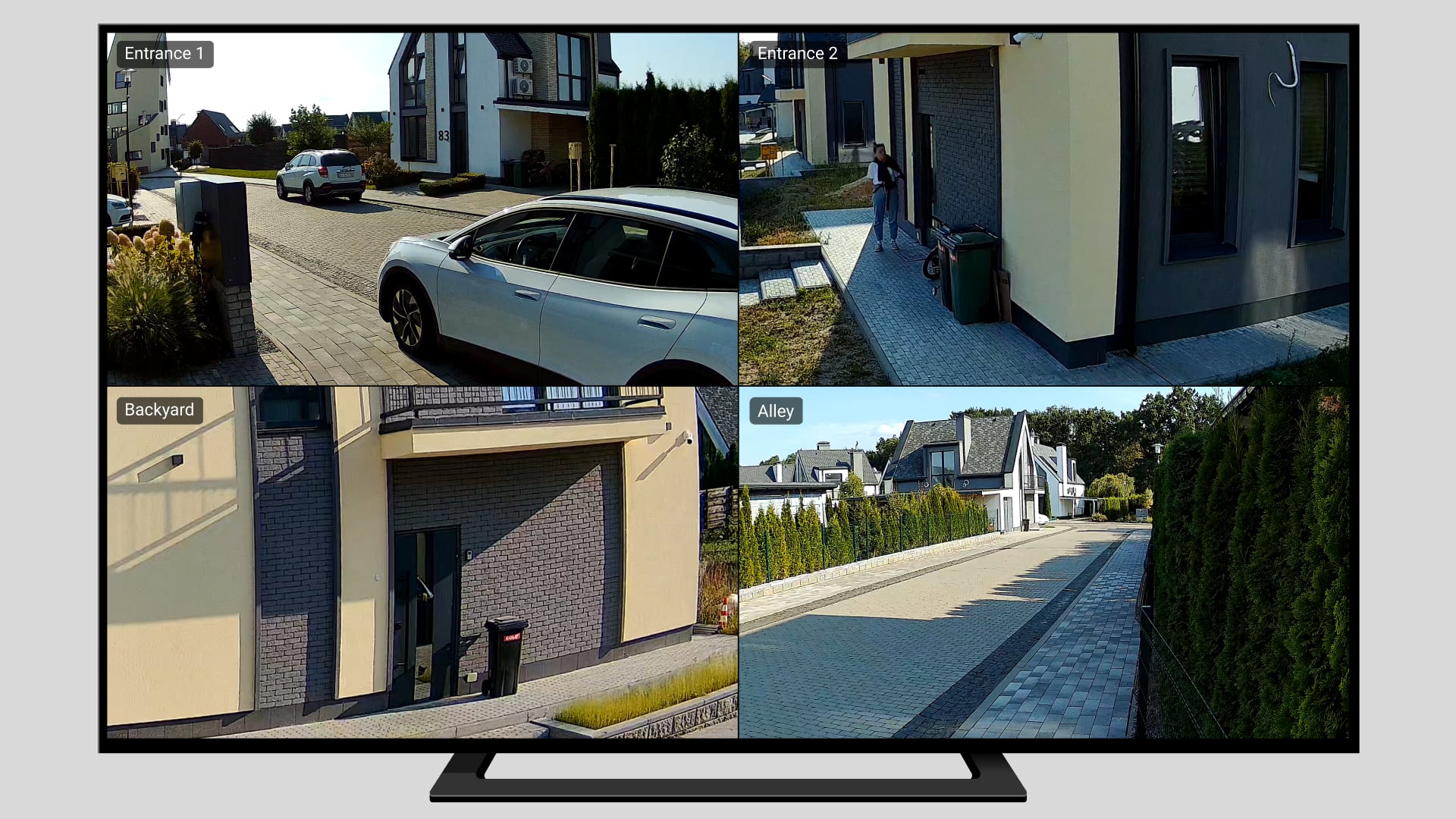 De videowall geeft vier live streams tegelijk weer