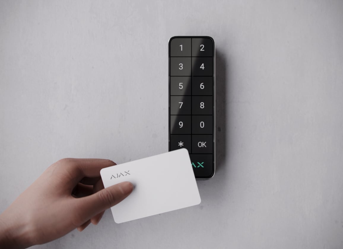 Tarjeta Pass y mando Tag